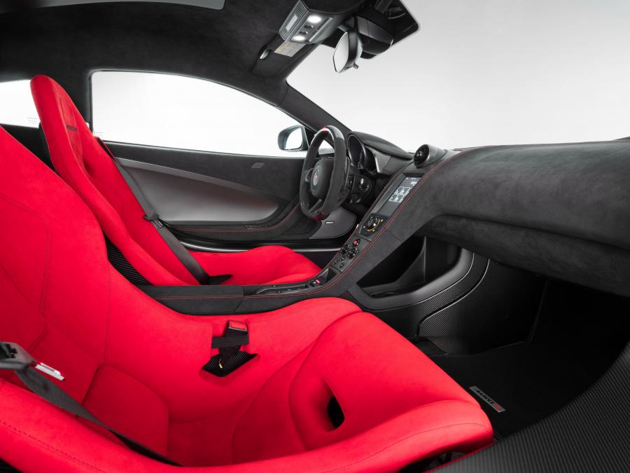 Интерьер McLaren MSO R Coupe 2017 года  (фото 4 из 8)